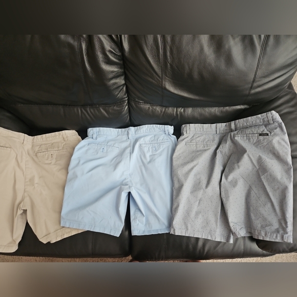 3 PAIRS SIZE 34 CALVIN KLIEN SHORTS - Picture 2 of 15